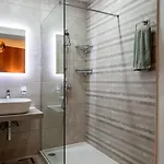 Deluxe 3br Oasis With Pool Next To Beach - St Julians *