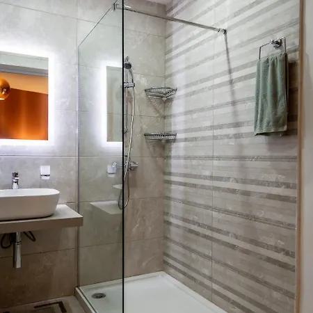 Deluxe 3br Oasis With Pool Next To Beach - St Julians *