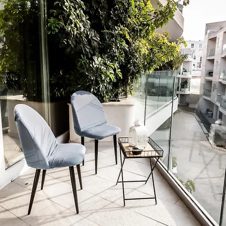 Apartment Deluxe 3br Oasis With Pool Next To Beach - St Julians *