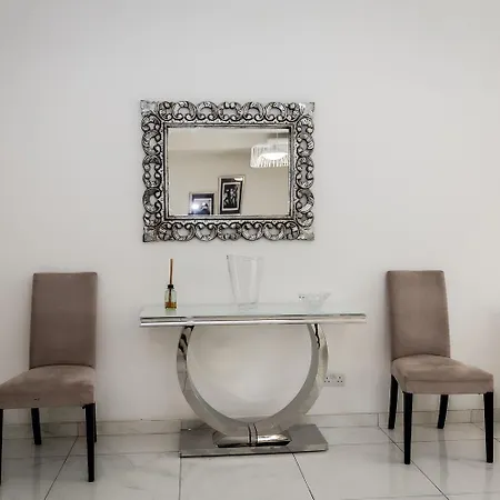 Apartment Deluxe 3br Oasis With Pool Next To Beach - St Julians Is-Swieqi