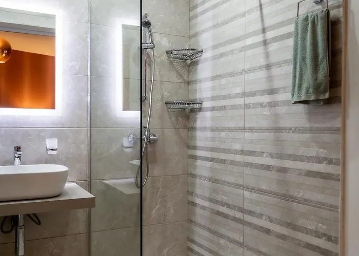 Deluxe 3br Oasis With Pool Next To Beach - St Julians *