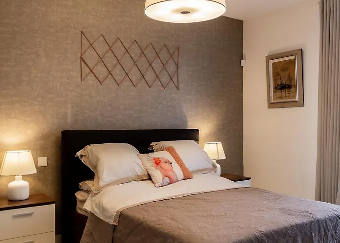 Deluxe 3br Oasis With Pool Next To Beach - St Julians Apartment *