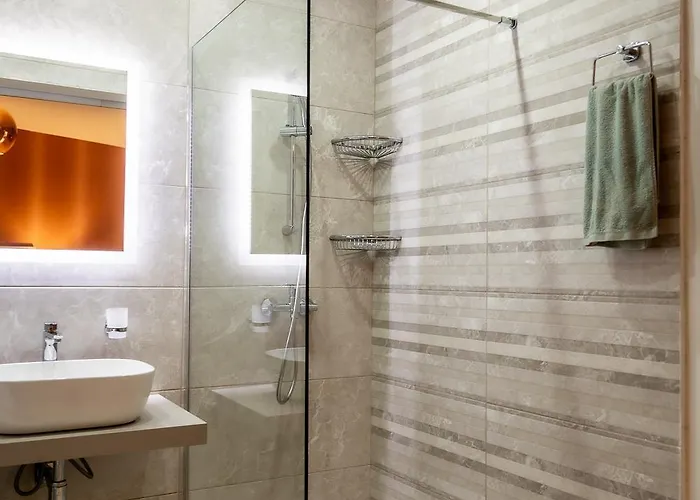 Apartment Deluxe 3br Oasis With Pool Next To Beach - St Julians