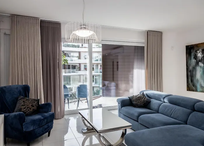 Apartment Deluxe 3br Oasis With Pool Next To Beach - St Julians