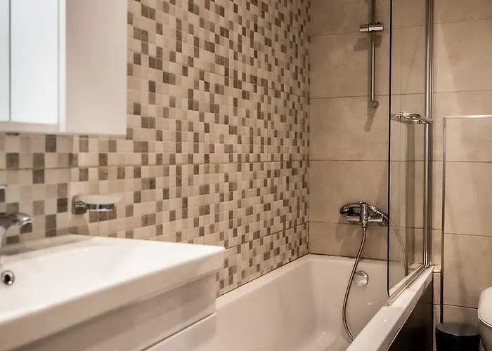 Deluxe 3br Oasis With Pool Next To Beach - St Julians Apartment Is-Swieqi