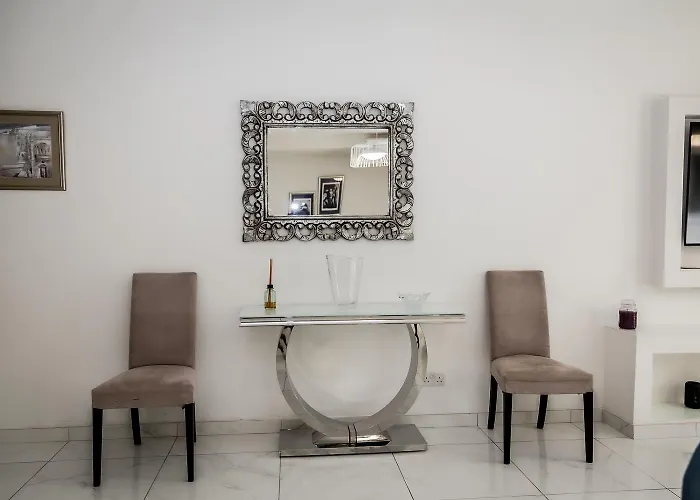 Apartment Deluxe 3br Oasis With Pool Next To Beach - St Julians Is-Swieqi