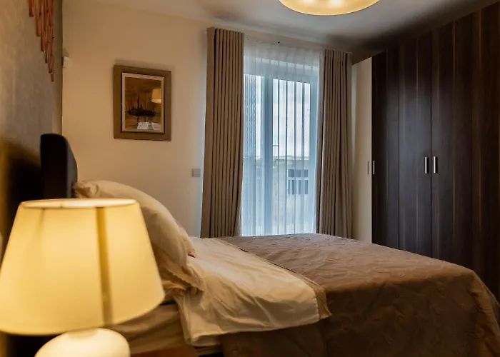 Deluxe 3br Oasis With Pool Next To Beach - St Julians Apartment