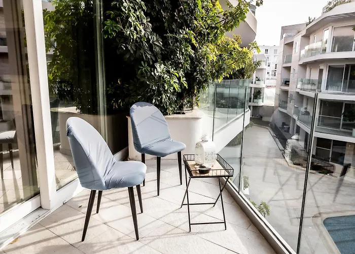 Apartment Deluxe 3br Oasis With Pool Next To Beach - St Julians *