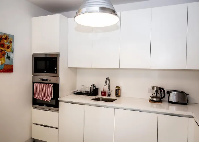 Apartment Deluxe 3br Oasis With Pool Next To Beach - St Julians